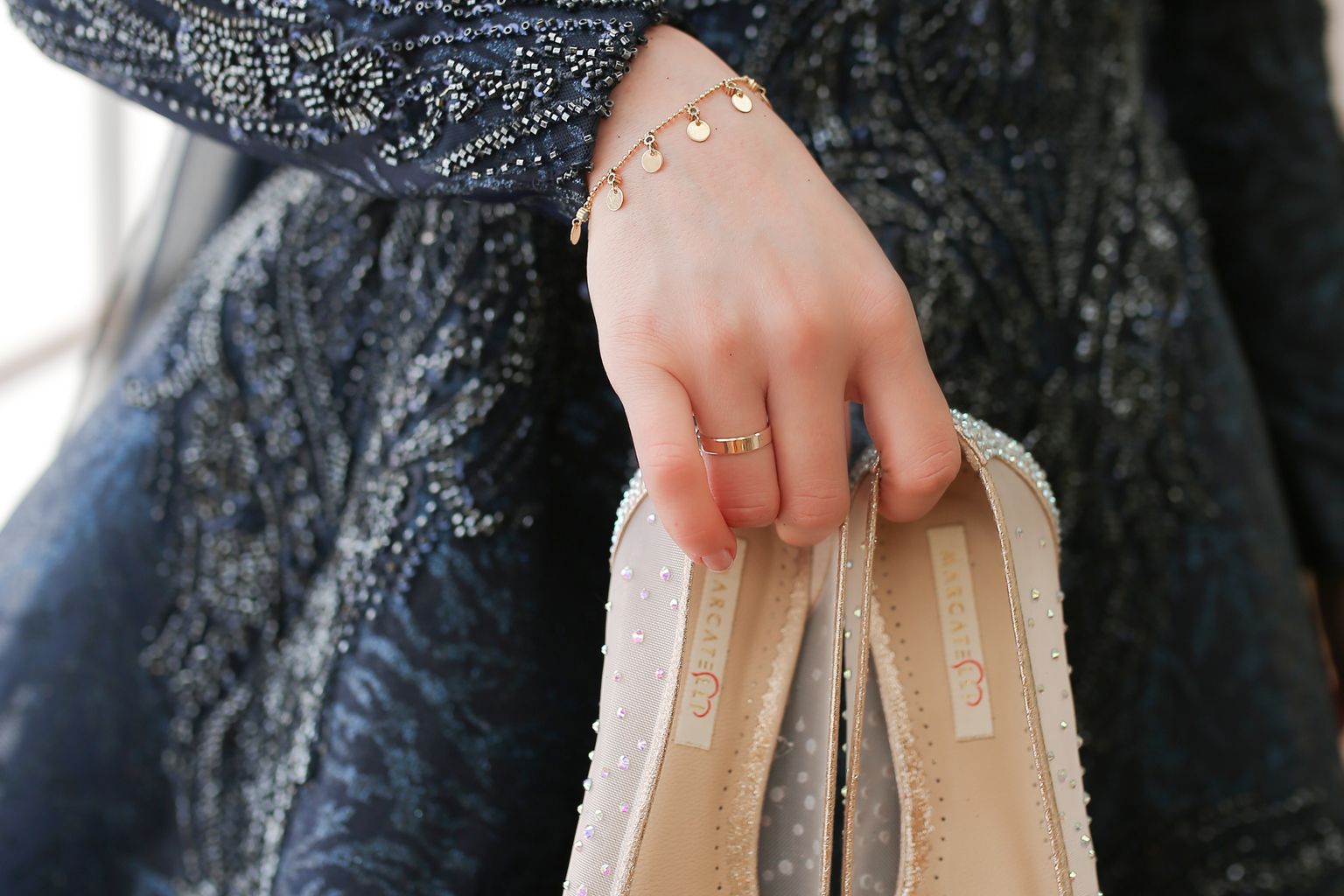 embellished shoes that go with navy blue dress